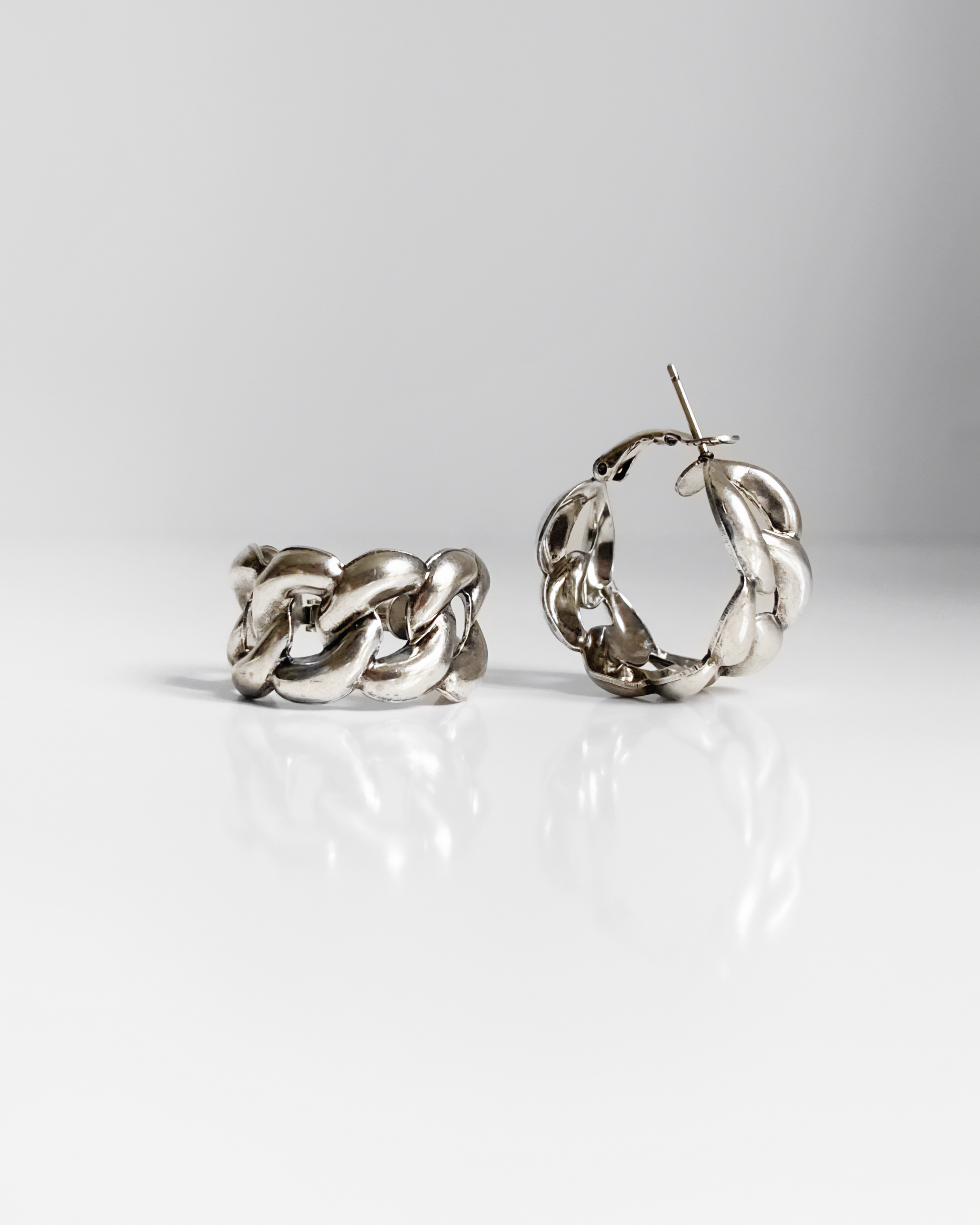 XL CURB HOOP EARRINGS