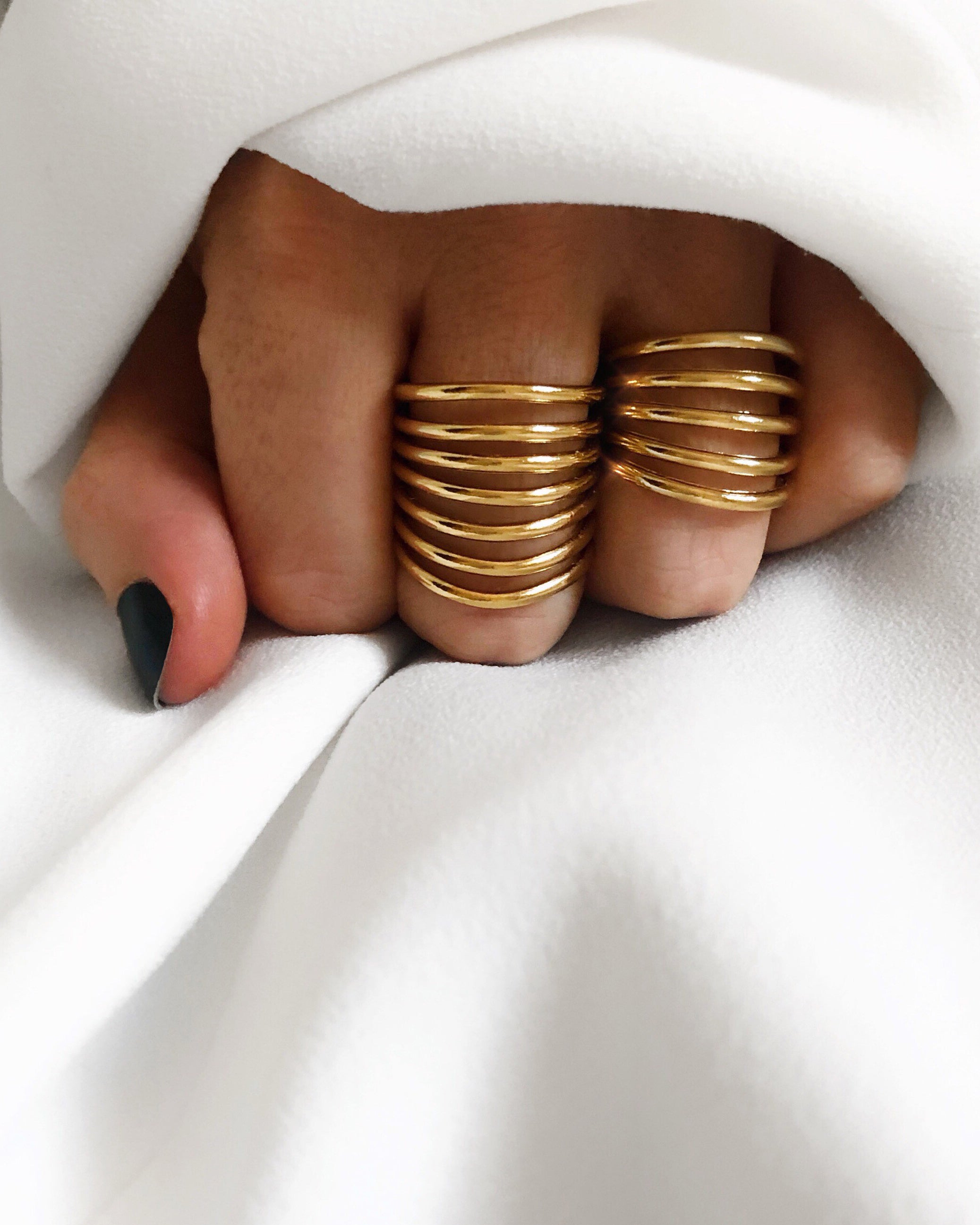 7 HOOPS RING