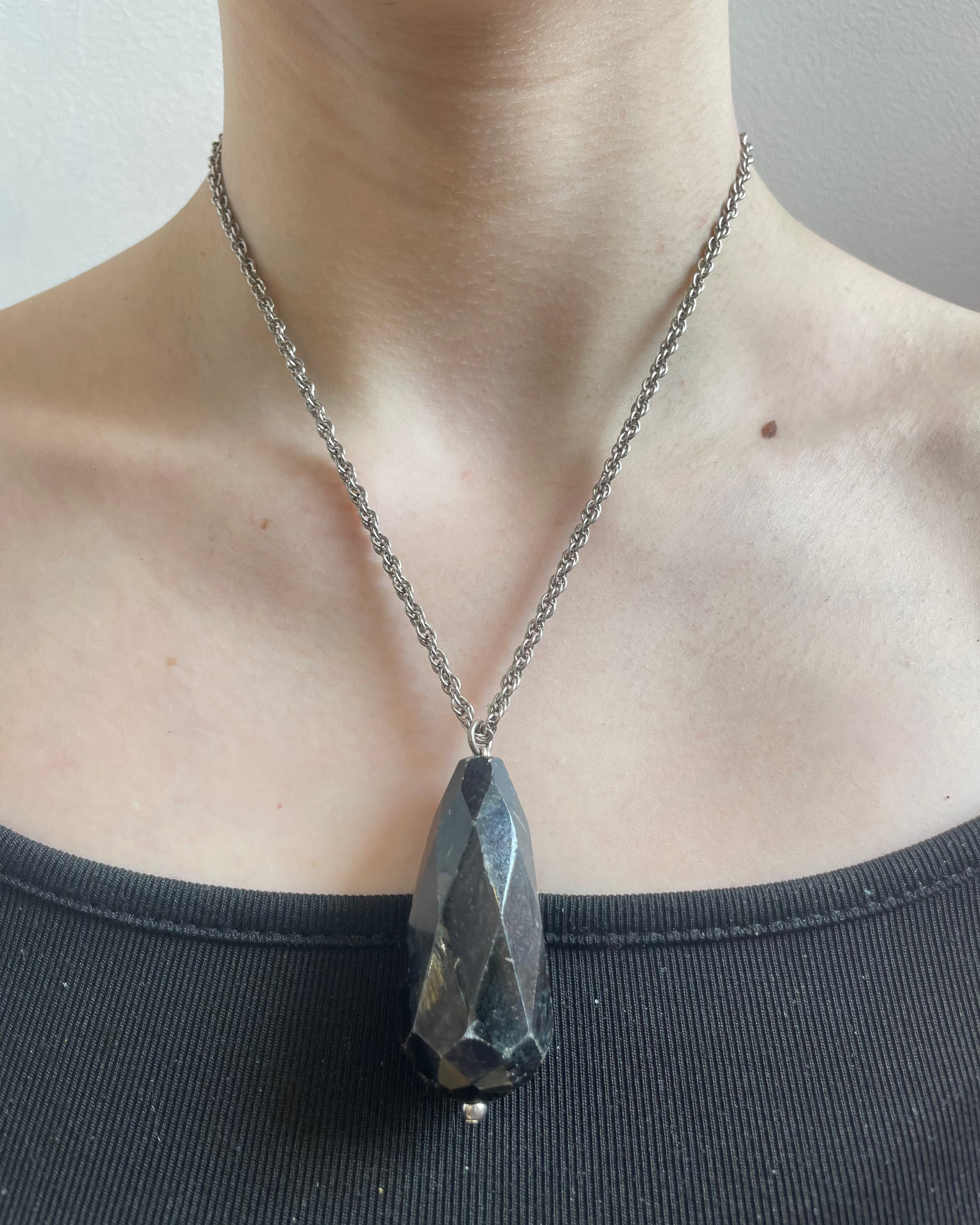 STONE NECKLACE