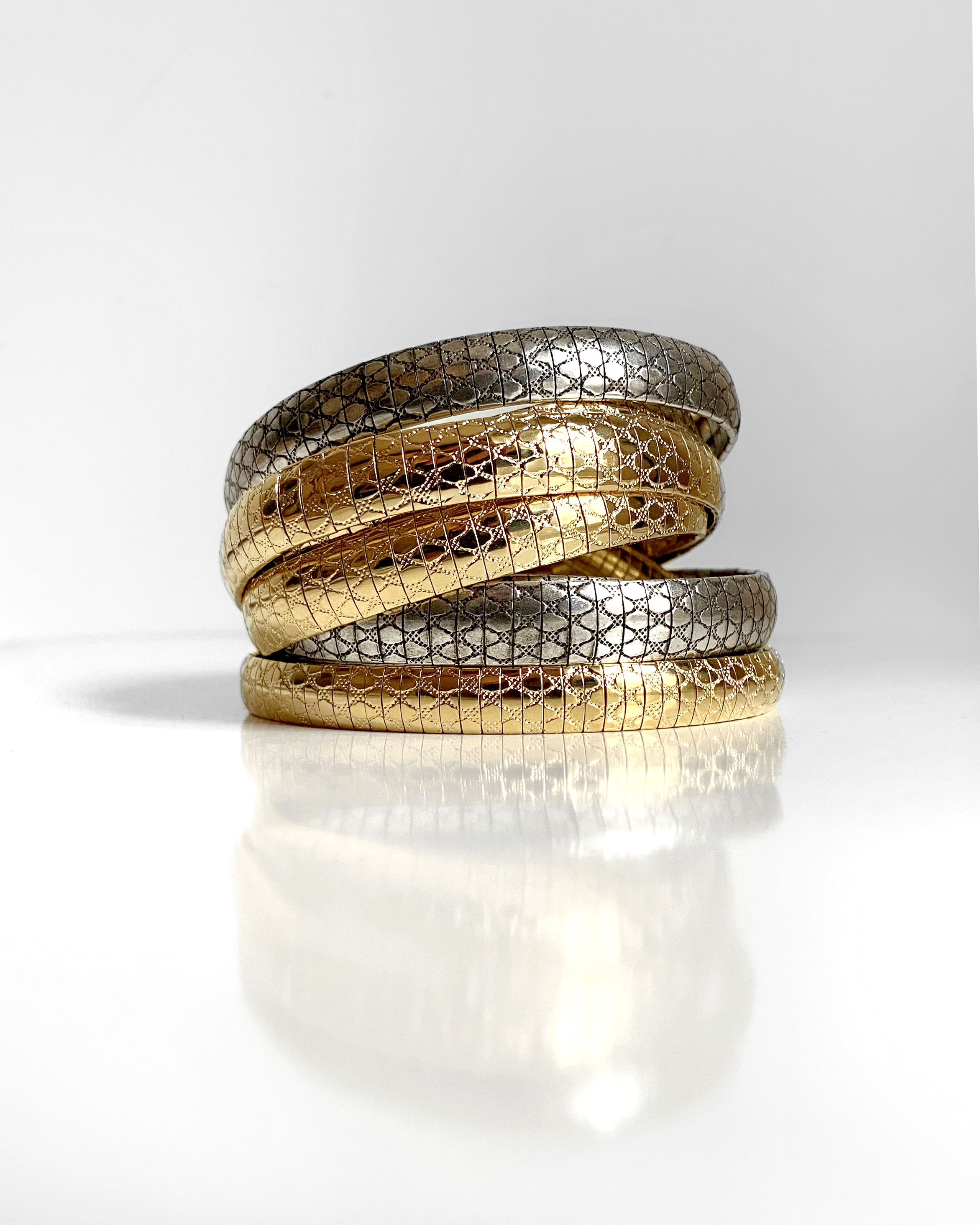BOA BANGLE