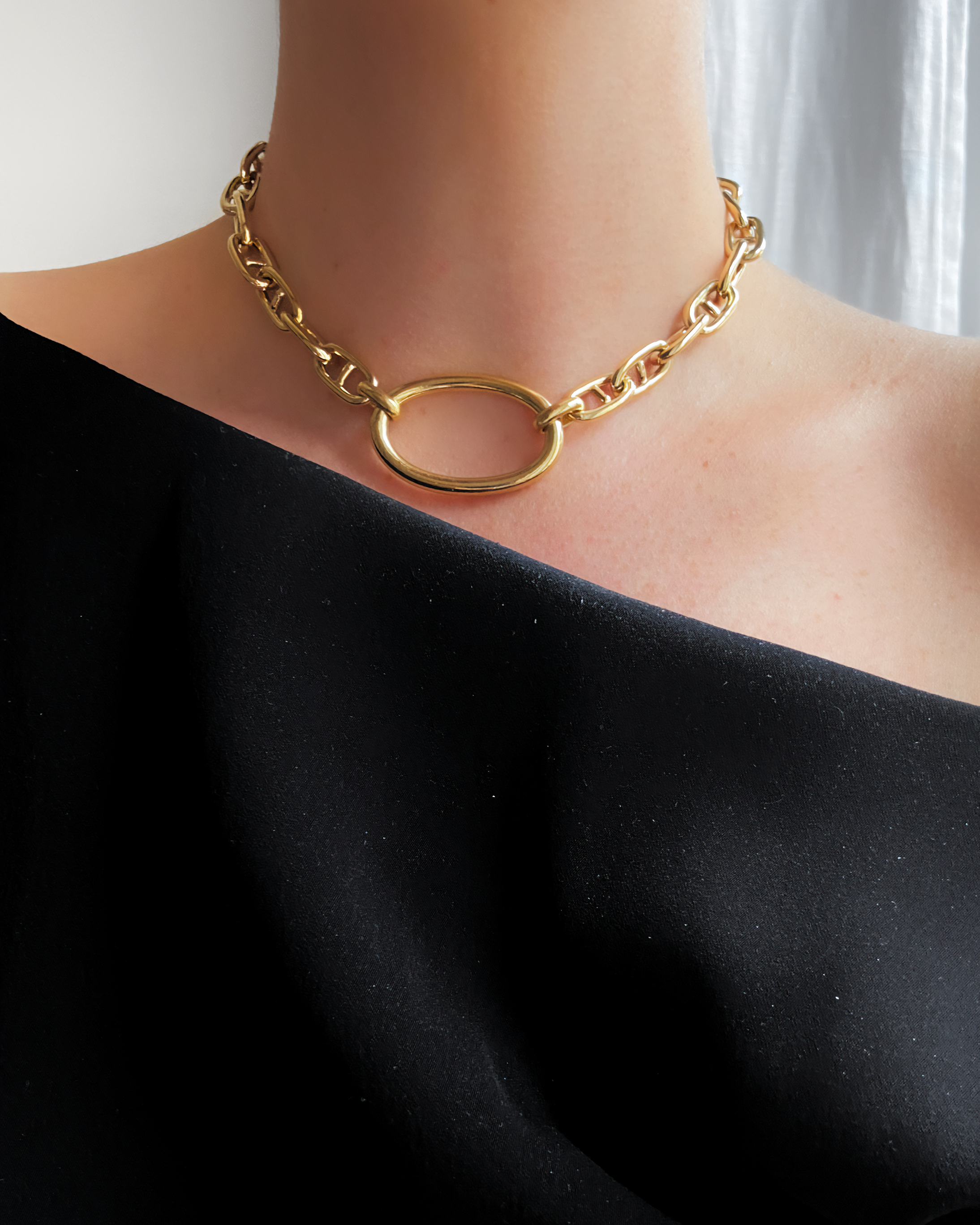 COLLIER ENCHAINEE