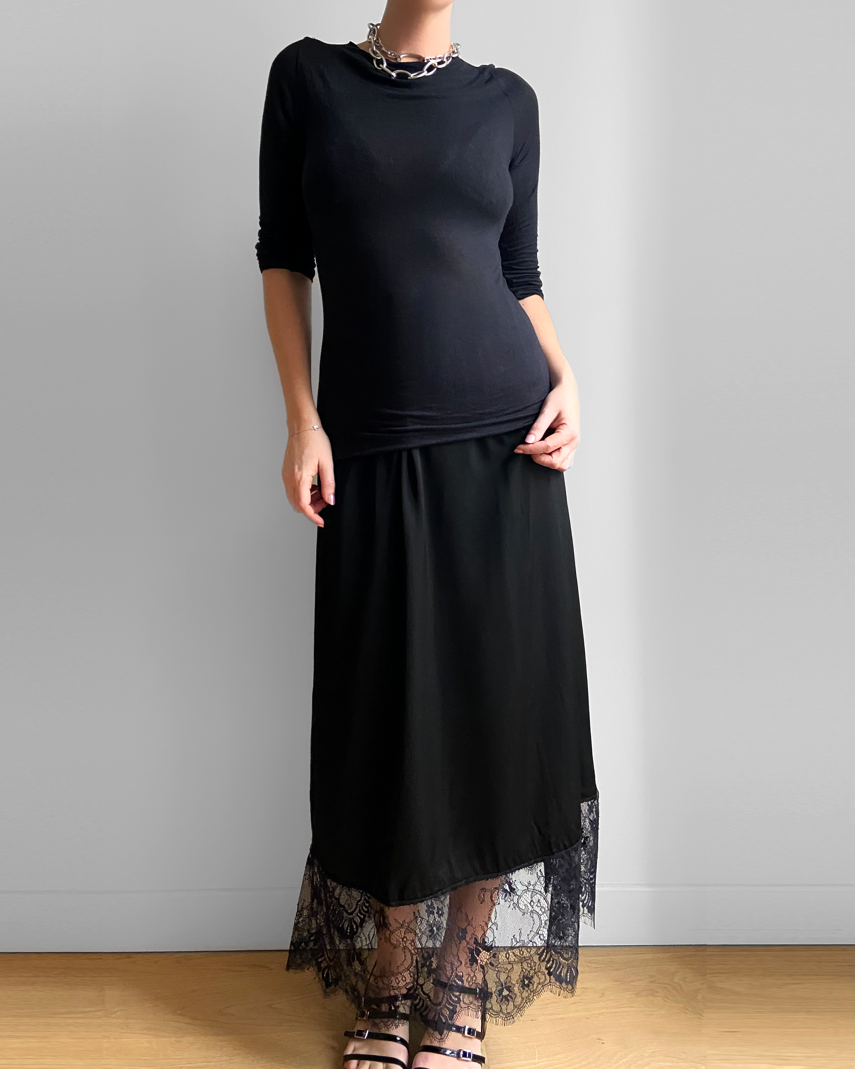 JUPE LONGUE SATIN DENTELLE