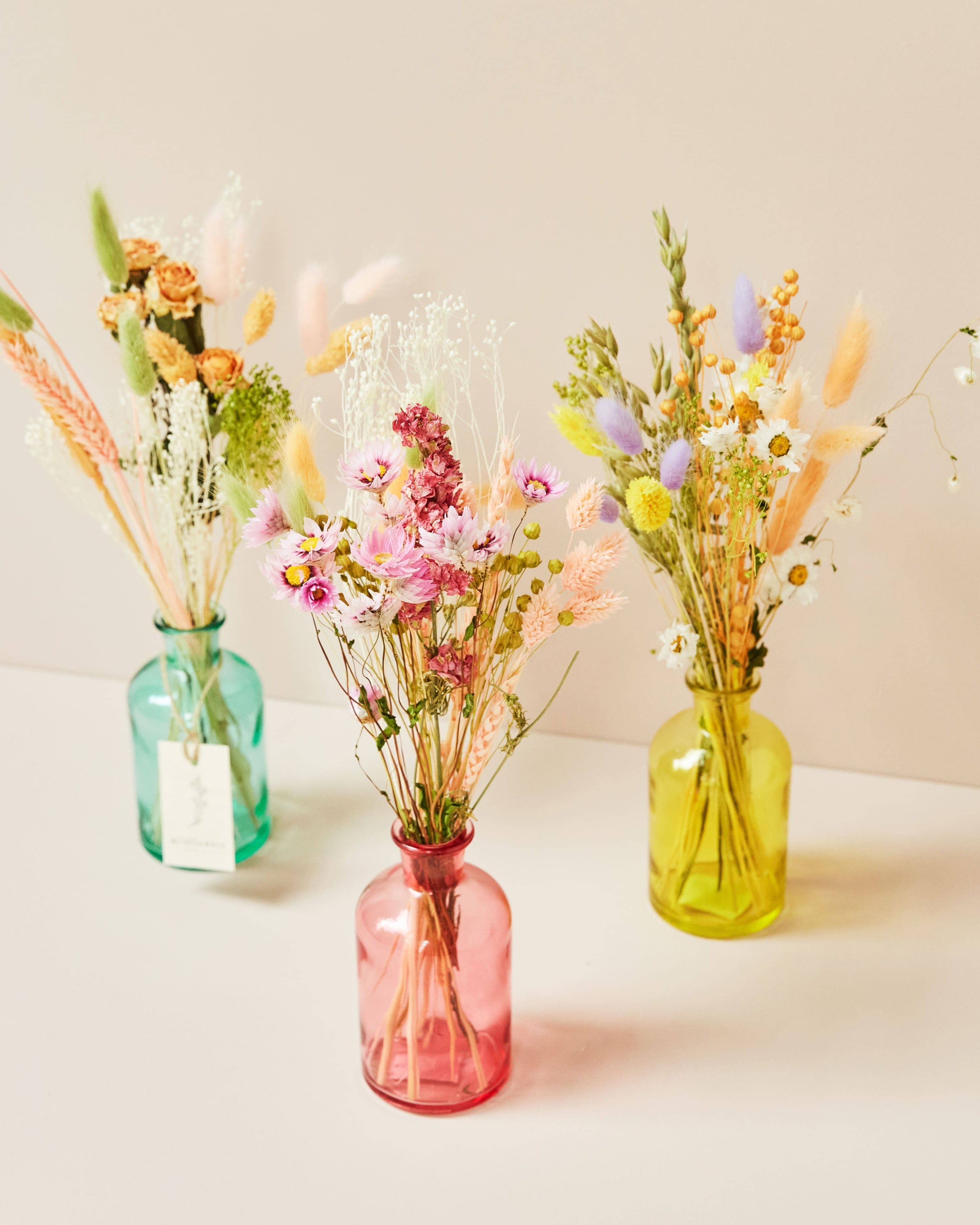 VASE AVEC BOUQUET DE FLEURS SECHEES