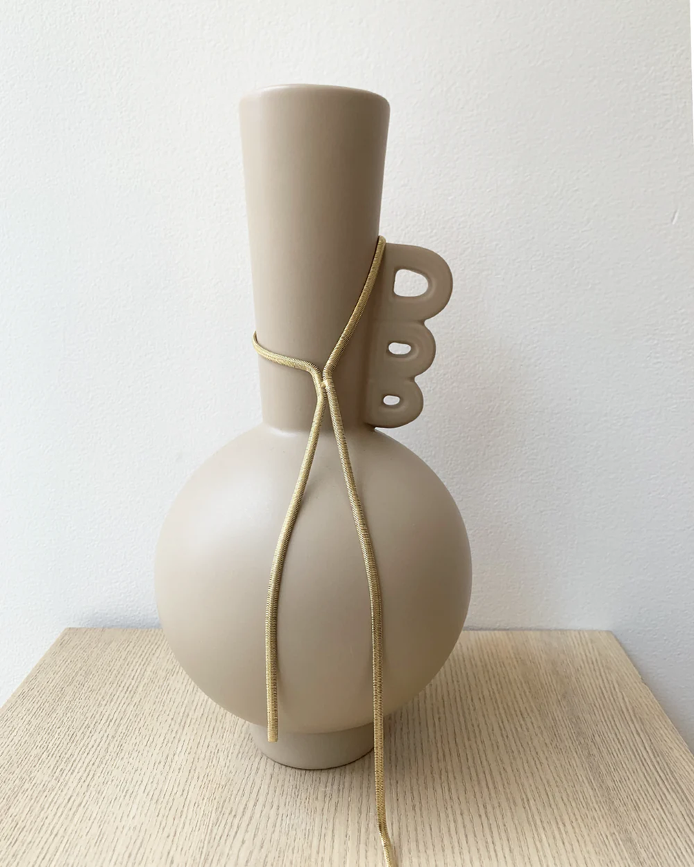 VASE ADA